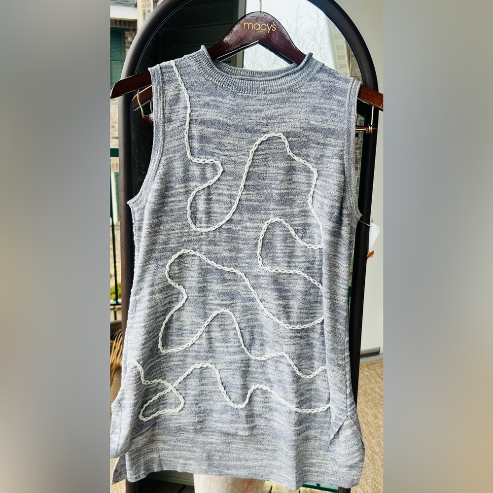 🆕 Grey White Tunic Top Tank Sleeveless Crew Neck Side Slit Size M - Picture 3 of 10